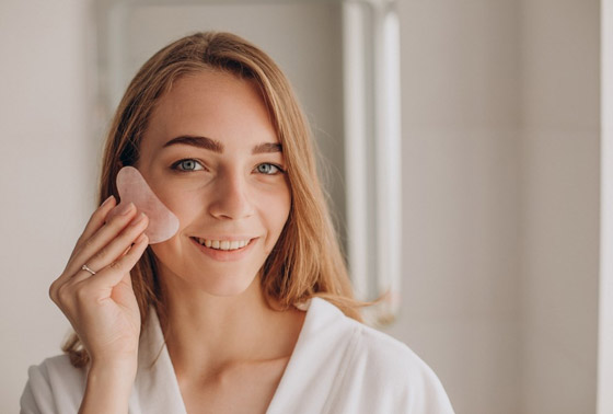 كيف يحافظ حجر «الغواشا» على نضارة البشرة؟ صورة رقم 1