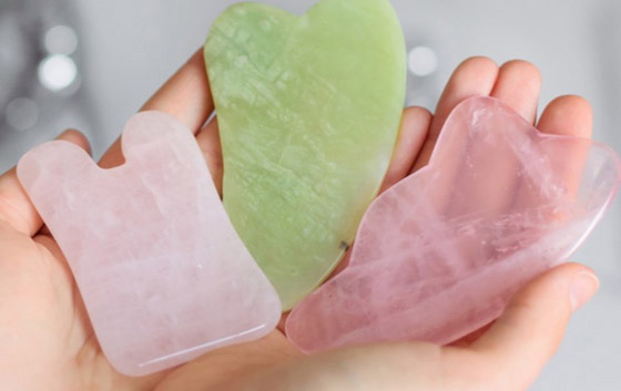 كيف يحافظ حجر «الغواشا» على نضارة البشرة؟ صورة رقم 2