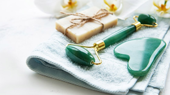 كيف يحافظ حجر «الغواشا» على نضارة البشرة؟ صورة رقم 4