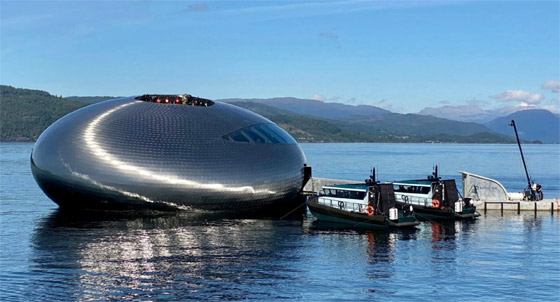 فقاعة كبيرة تطفو على الماء وسط اللامكان في النرويج.. ما سرها؟ صورة رقم 9