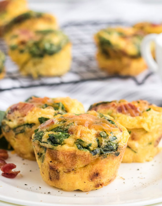 إليكم طريقة تحضير مافن السبانخ والجبن.. بطعم لذيذ ومميز صورة رقم 7