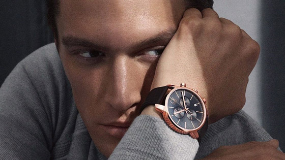 لزيادة أناقته.. هذه الإكسسوارات الفاخرة يحتاج إليها كل رجل صورة رقم 5