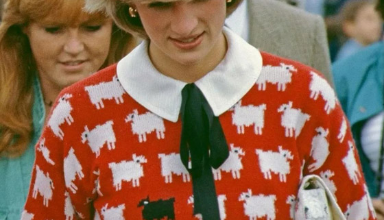 بلوزة الأميرة ديانا في خطوبتها للبيع بـ 100 ألف دولار ! صورة رقم 2