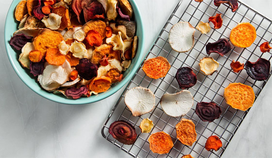 إليكم طريقة تحضير شيبس الخضار الصحي المشوي صورة رقم 10