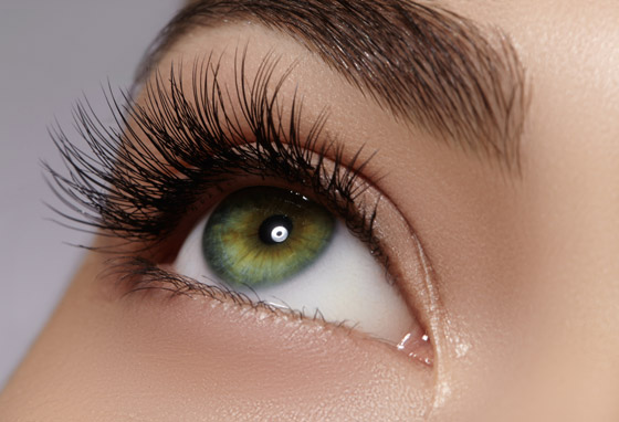 لإطلالة لافتة.. 9 حيل لتعزيز نمو الرموش بسرعة كبيرة صورة رقم 1