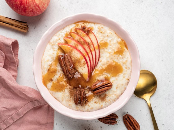 إليكم طريقة تحضير مهلبية بالتفاح والقرفة الطيبة صورة رقم 1