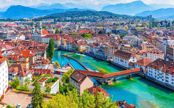 صور: زيارة شتوية إلى سويسرا غنية بالتجارب والنشاطات السياحية صورة رقم 11 صور: زيارة شتوية إلى سويسرا غنية بالتجارب والنشاطات السياحية صورة رقم 11