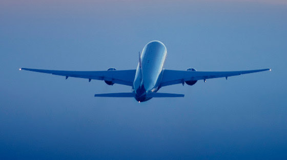 بعد مرور عام، شركة طيران تكشف مساعد طيار هدد بقتل قائد الطائرة بمسدسه أثناء الرحلة! صورة رقم 3 بعد مرور عام، شركة طيران تكشف مساعد طيار هدد بقتل قائد الطائرة بمسدسه أثناء الرحلة! صورة رقم 3