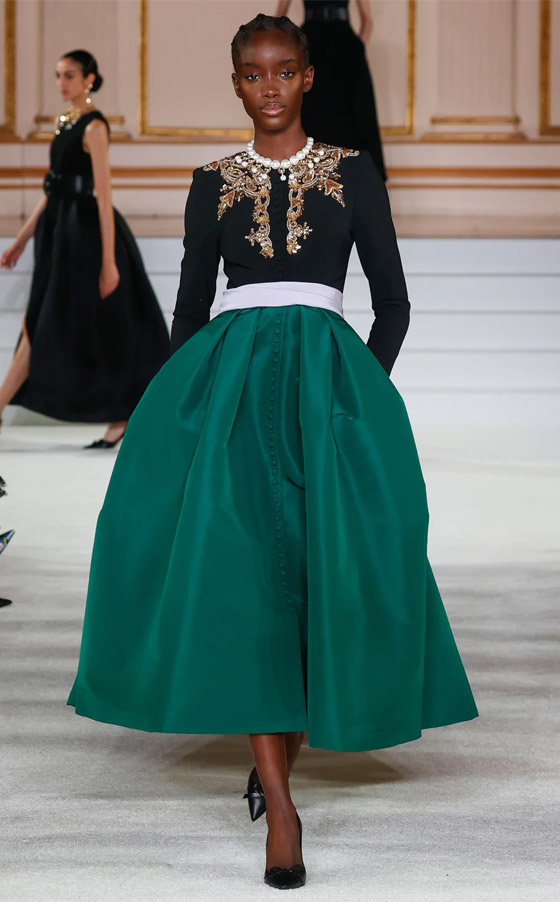 بالصور: أجمل موديلات تنانير شتوية طويلة للمحجبات موضة 2024 صورة رقم 1