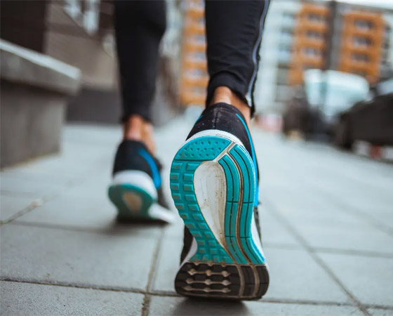 المشي بهذه الطريقة يقلل من دهون البطن.. فلتجربوها! صورة رقم 5