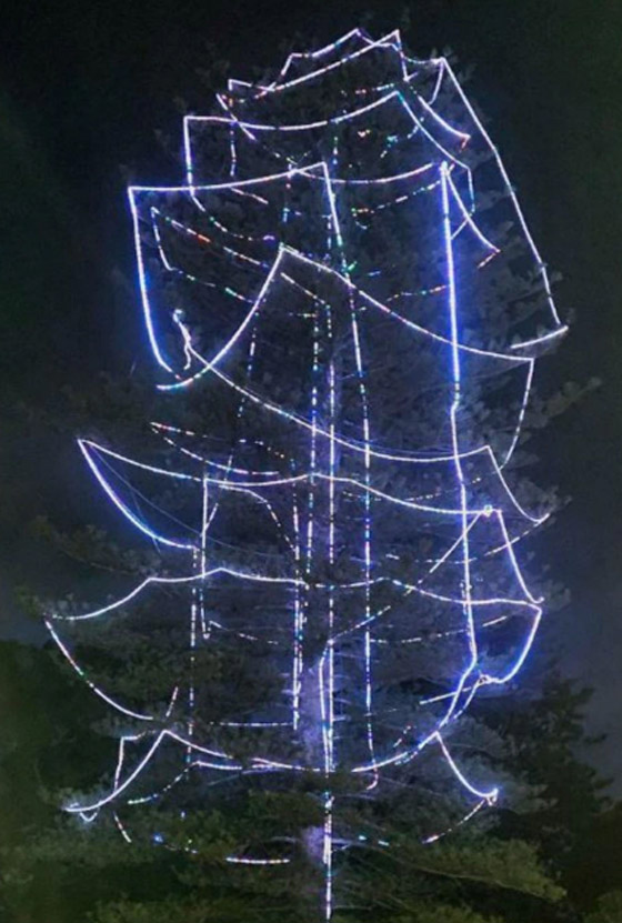 زينة شجرة عيد الميلاد تشعل الغضب ضد بلدية أسترالية صورة رقم 2