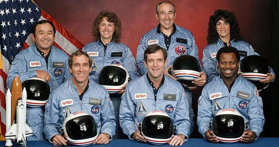 تصادم طائرة وانفجار مكوك.. صور التقاطت قبل الكارثة بدقائق صورة رقم 2