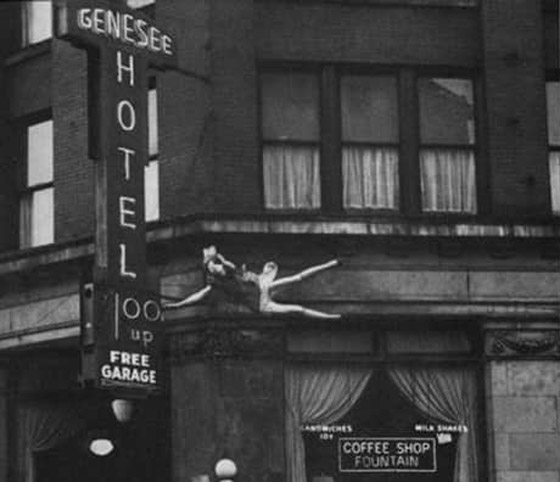 تصادم طائرة وانفجار مكوك.. صور التقاطت قبل الكارثة بدقائق صورة رقم 4