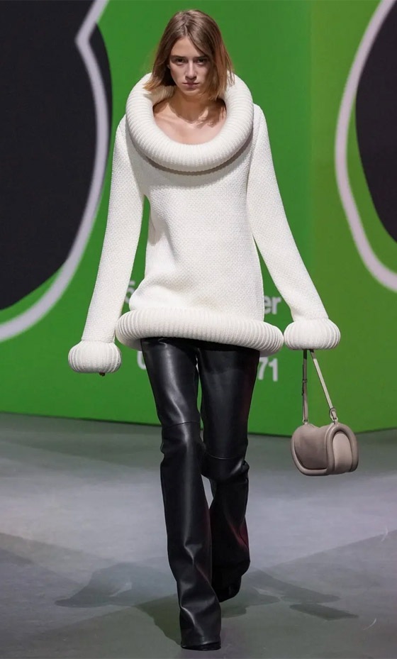 ما لا تعرفونه عن الأيرلندي جوناثان أندرسون.. أفضل مصمم للعام 2023 صورة رقم 4