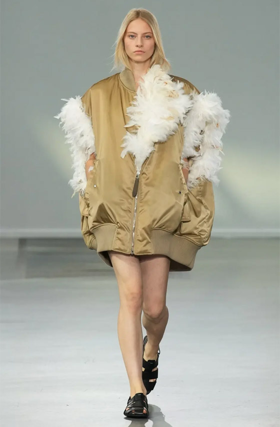 ما لا تعرفونه عن الأيرلندي جوناثان أندرسون.. أفضل مصمم للعام 2023 صورة رقم 6