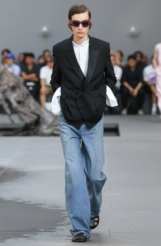 ما لا تعرفونه عن الأيرلندي جوناثان أندرسون.. أفضل مصمم للعام 2023 صورة رقم 3