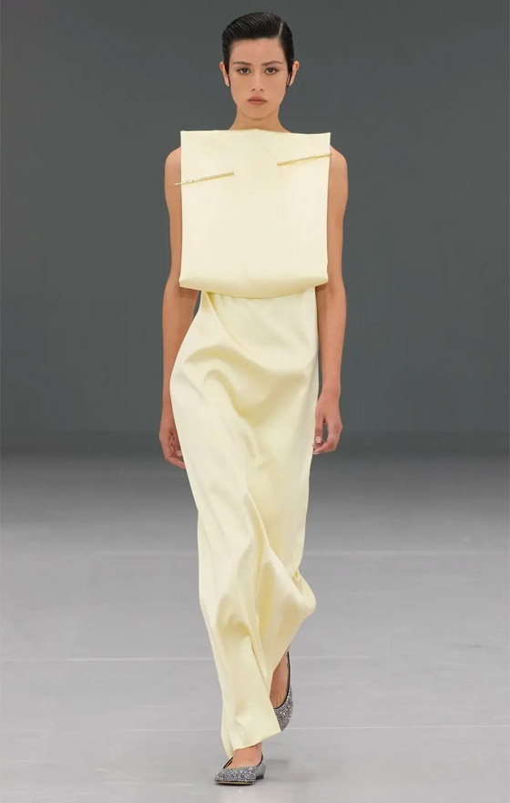 ما لا تعرفونه عن الأيرلندي جوناثان أندرسون.. أفضل مصمم للعام 2023 صورة رقم 9