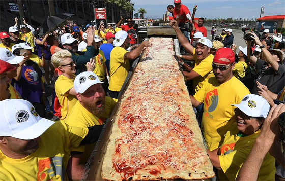 أكلة عربية وأطول بيتزا.. أغرب 10 وجبات دخلت موسوعة جينيس (صور) صورة رقم 2