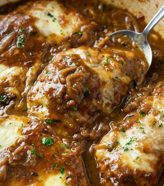 إليكم طريقة تحضير الدجاج بالبصل بالفرن صورة رقم 4