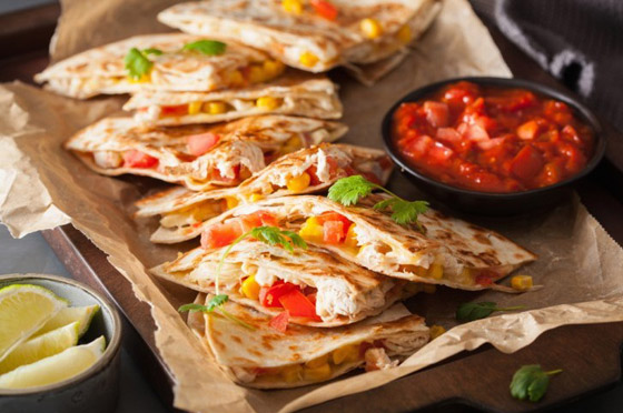 كاساديا الدجاج بالطريقة المكسيكية.. حضروها بهذه الوصفة الشهية! صورة رقم 4