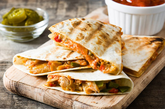 كاساديا الدجاج بالطريقة المكسيكية.. حضروها بهذه الوصفة الشهية! صورة رقم 6