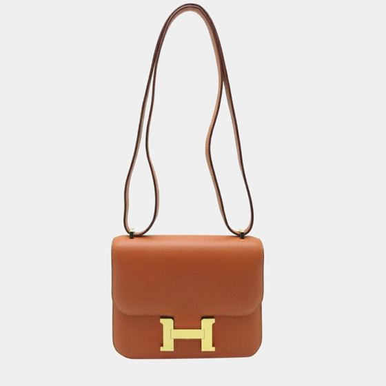 الأقدم والأكثر أناقة.. لماذا تعشق الكثيرات حقيبة «Hermès Constance»؟ صورة رقم 7