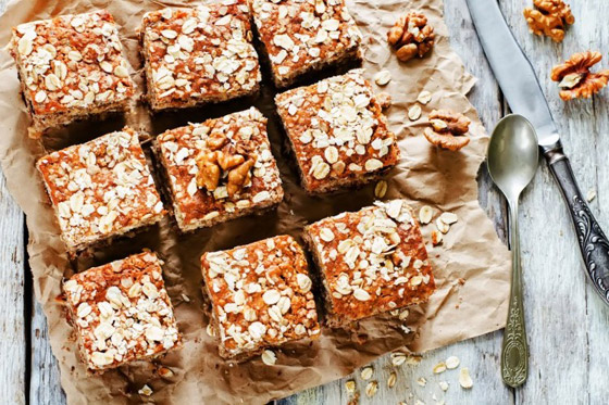 إليكم طريقة تحضير كعكة الشوفان بالتمر الشهية صورة رقم 1