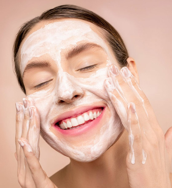 روتين استحمام يمنحك بشرة متوهجة في الشتاء.. لا تهملي تطبيقه صورة رقم 3