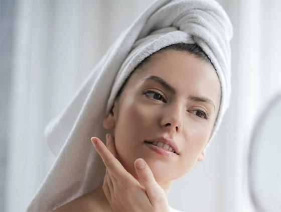 روتين استحمام يمنحك بشرة متوهجة في الشتاء.. لا تهملي تطبيقه صورة رقم 1