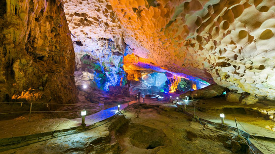 نشاطات سياحية ممتعة في خليج ها لونج عند زيارة فيتنام صورة رقم 2