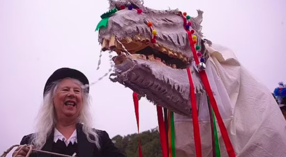 10 تقاليد غريبة لعيد الميلاد حول العالم صورة رقم 7 10 تقاليد غريبة لعيد الميلاد حول العالم صورة رقم 7