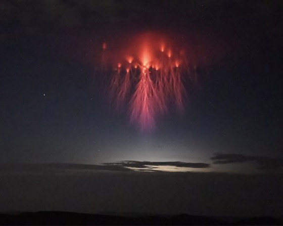 أوروغواي تشهد ظاهرة صواعق أوروغواي تشهد ظاهرة صواعق