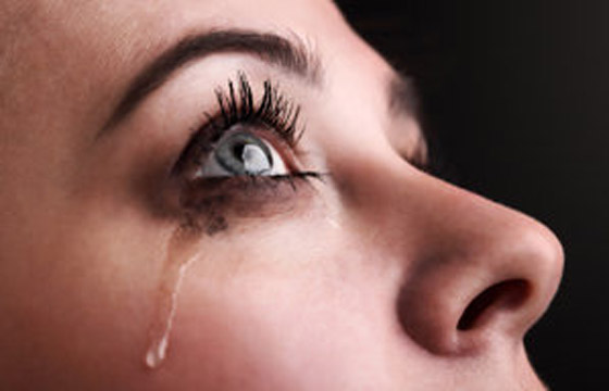 لدموع النساء رائحة.. لن تتخيل ما تفعله بالرجال.. تأثيرها صادم! صورة رقم 4 لدموع النساء رائحة.. لن تتخيل ما تفعله بالرجال.. تأثيرها صادم! صورة رقم 4