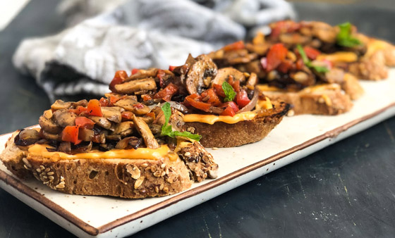 مقبلات إيطالية سهلة ولذيذة.. طريقة تحضير بروشكيتا الفطر بالبصل صورة رقم 5