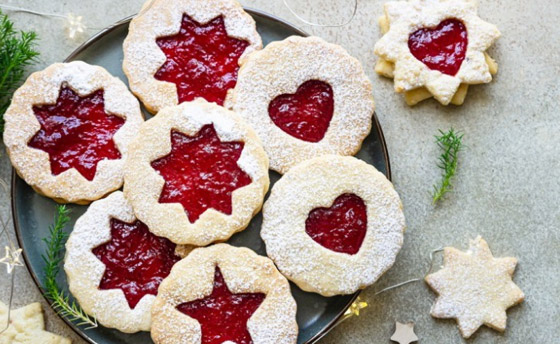 اليكم طريقة تحضير بسكويت الزبدة المحشي بالمربى الشهي صورة رقم 1