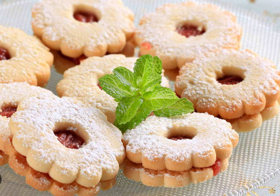 اليكم طريقة تحضير بسكويت الزبدة المحشي بالمربى الشهي صورة رقم 6