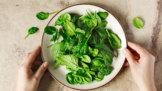 إحداها إنقاص الوزن.. 6 فوائد لتناول السبانخ خلال الشتاء صورة رقم 2