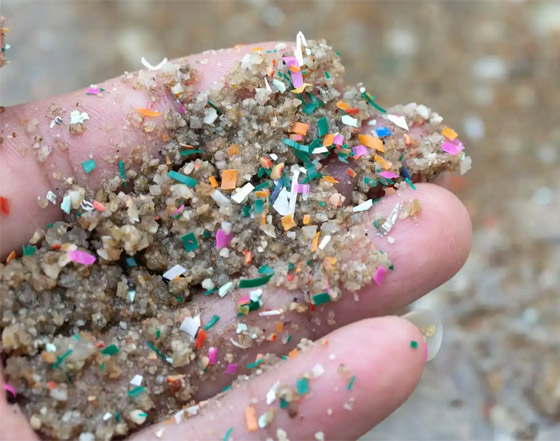 ابتكار مغناطيس يلتقط المواد البلاستيكية الدقيقة في الماء صورة رقم 9