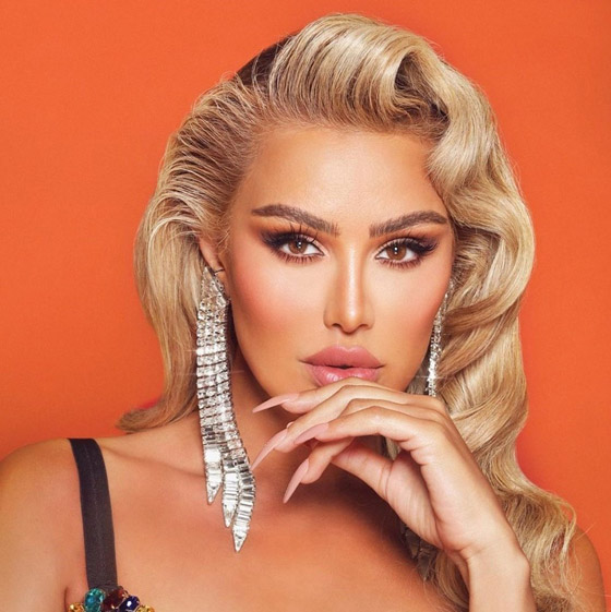 من النجمات.. استلهمي تسريحات شعر سهرة نهاية العام صورة رقم 5