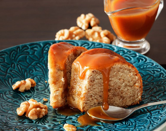 إليكم طريقة تحضير كعكة الفانيلا بصوص الكراميل الشهية صورة رقم 1