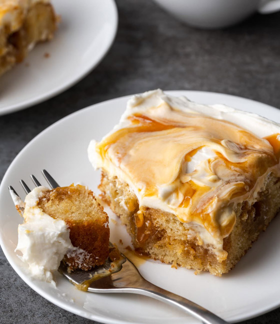 إليكم طريقة تحضير كعكة الفانيلا بصوص الكراميل الشهية صورة رقم 8