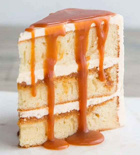 إليكم طريقة تحضير كعكة الفانيلا بصوص الكراميل الشهية صورة رقم 4