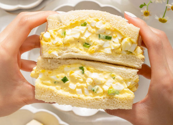 إليكم طريقة تحضير ساندويش سلطة البيض بالمايونيز.. سهلة وشهية صورة رقم 6