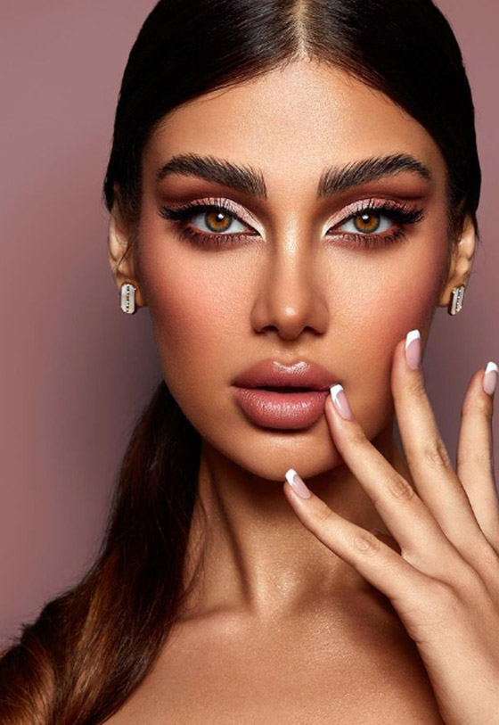 إطلالات مكياج جديدة لاستقبال 2024 وحيل جمالية تبرز ملامحك صورة رقم 2