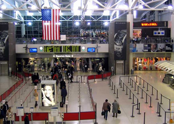 أفعى بوا وقطة ومخدرات.. أغرب ما كشفته أجهزة المسح بالمطارات الأمريكية في 2023 صورة رقم 3