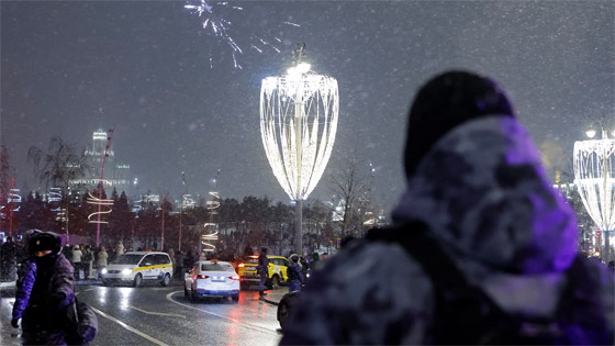 بالصور.. كيف استقبل العالم عام 2024؟ صورة رقم 10