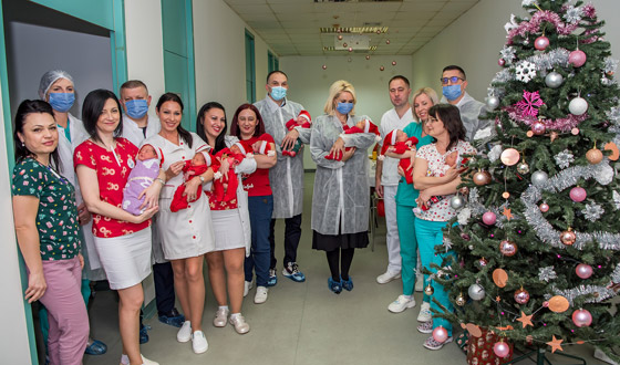 صور: ولادة طفلتين توأمين.. في سنتين مختلفتين! صورة رقم 5