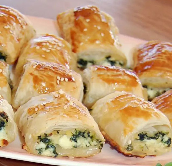 إليكم طريقة تحضير فطيرة السبانخ بالجبن بعجينة الفيلو صورة رقم 4