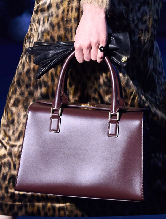 بالصور: موديلات حقائب يد ملونة لإطلالة شتوية مميزة صورة رقم 5