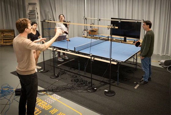 مكفوف يلعب تنس الطاولة.. ابتكار طالبة أسترالية (صور) صورة رقم 4